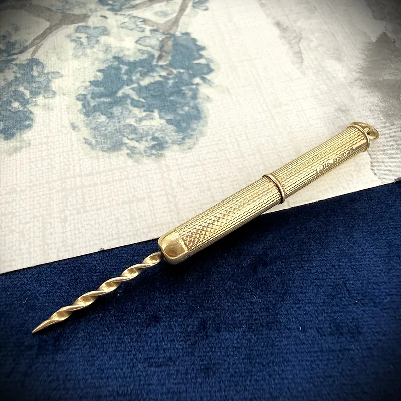 9ct Gold Retractable Cigar Piercer Pendant, Birmingham 1960