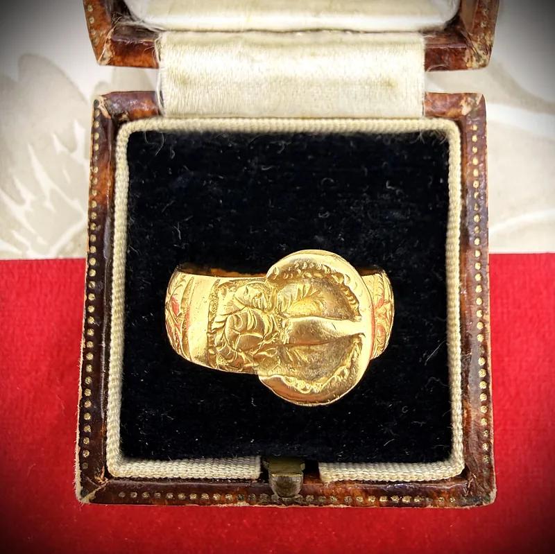 18ct Yellow Gold Hand Engraved Buckle Ring, London 1918