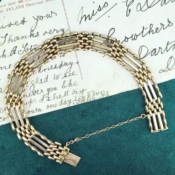 15ct Gold Antique Gate Bracelet — image 2
