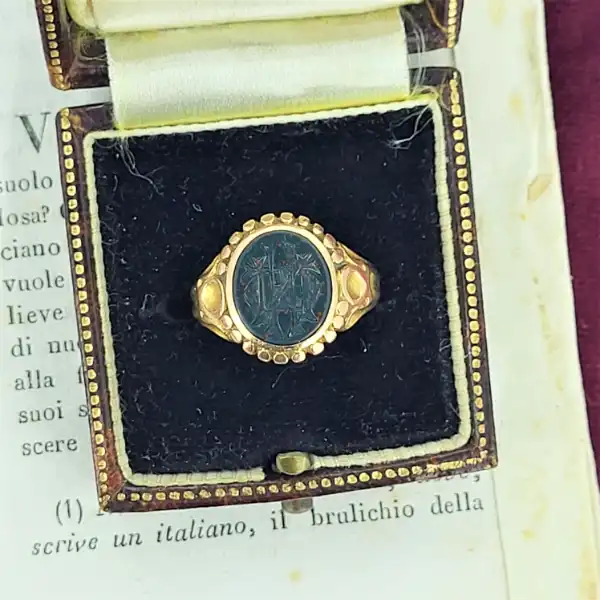 15ct Yellow Gold Vintage Bloodstone Signet Ring — image 2