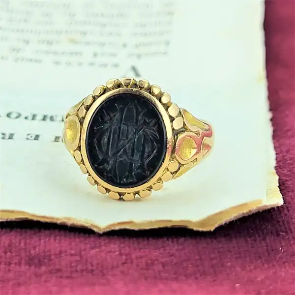 15ct Yellow Gold Vintage Bloodstone Signet Ring — image 3