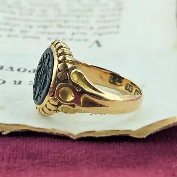 15ct Yellow Gold Vintage Bloodstone Signet Ring — image 4