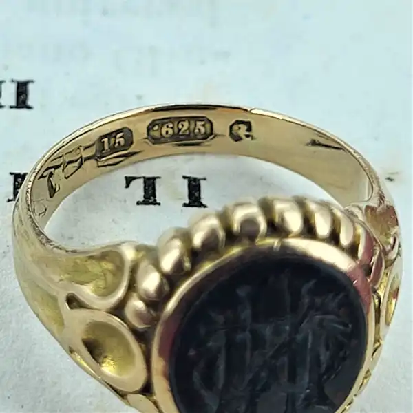 15ct Yellow Gold Vintage Bloodstone Signet Ring — image 6