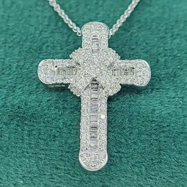 18ct White Gold Diamond Cross — image 3