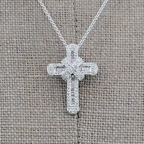 18ct White Gold Diamond Cross — image 7