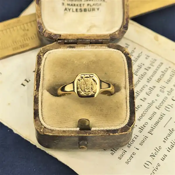18ct Gold Gents Signet Ring, Chester 1914 — image 2