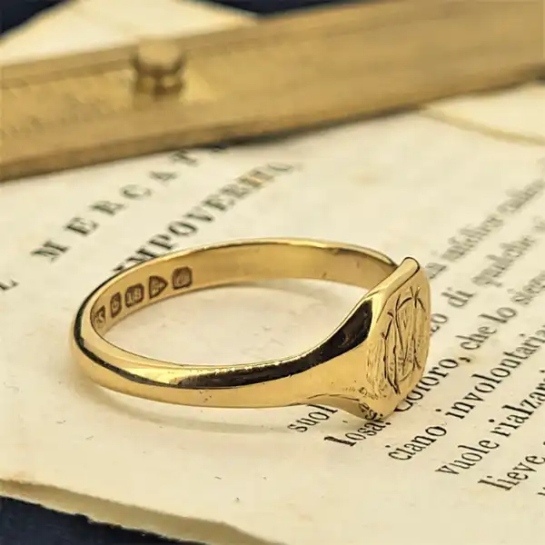 18ct Gold Gents Signet Ring, Chester 1914 — image 4