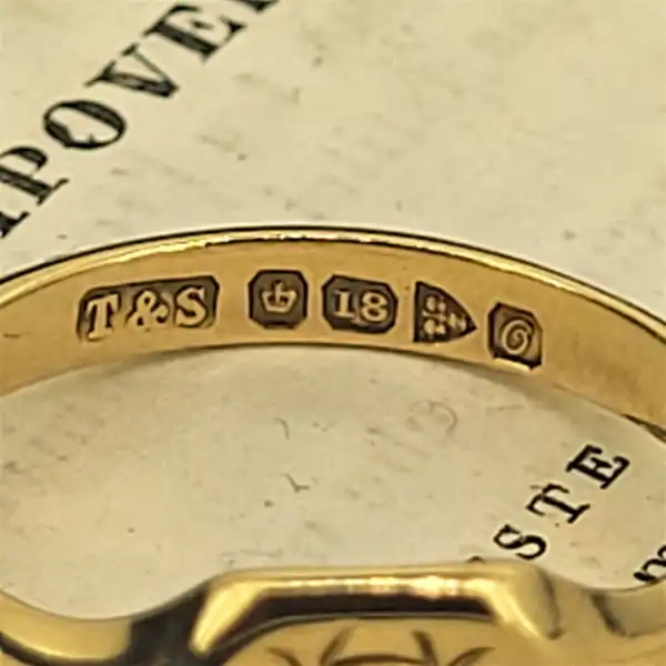18ct Gold Gents Signet Ring, Chester 1914 — image 6