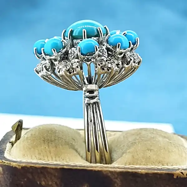 18ct White Gold Turquoise and Diamond Cocktail Ring — image 6