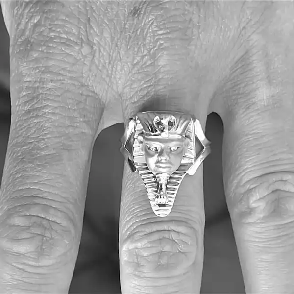 18ct Gold Pharaoh Ring with Rubies and Diamonds — image 8
