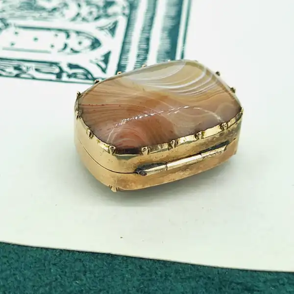 Antique Victorian Vinaigrette in 9ct Rose Gold with Scottish Agate — image 10
