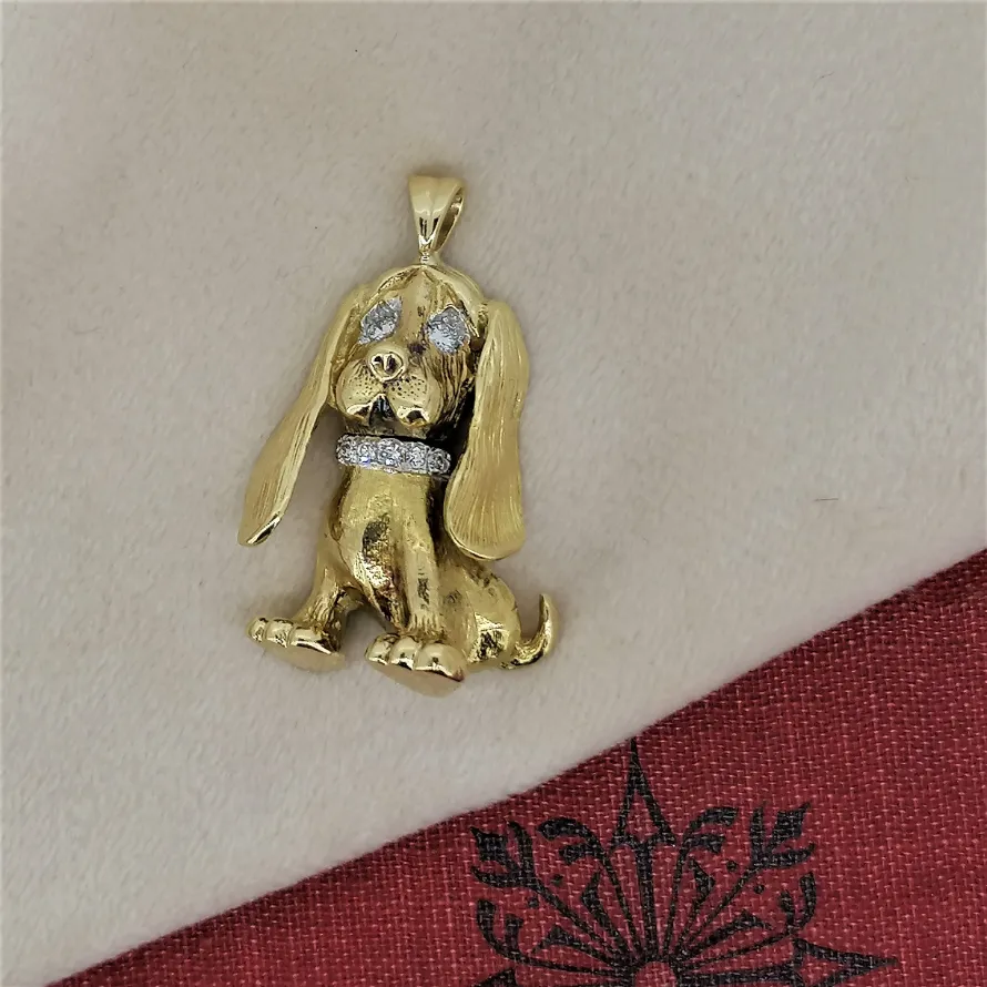 18ct Gold Basset Dog Pendant with Diamond Eyes — image 4