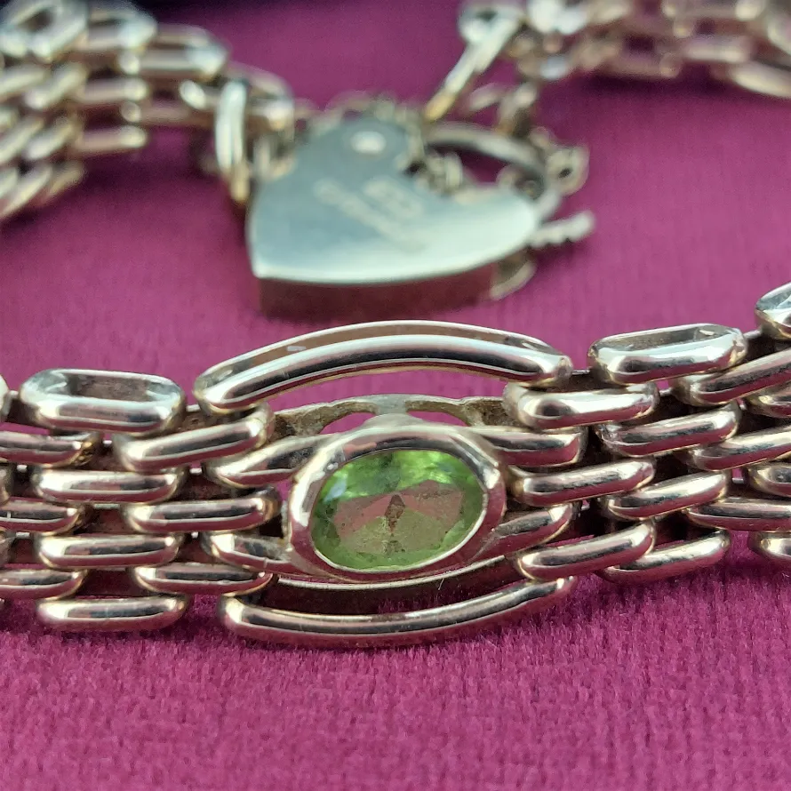 9ct White Gold and Peridot Gate Bracelet — image 3