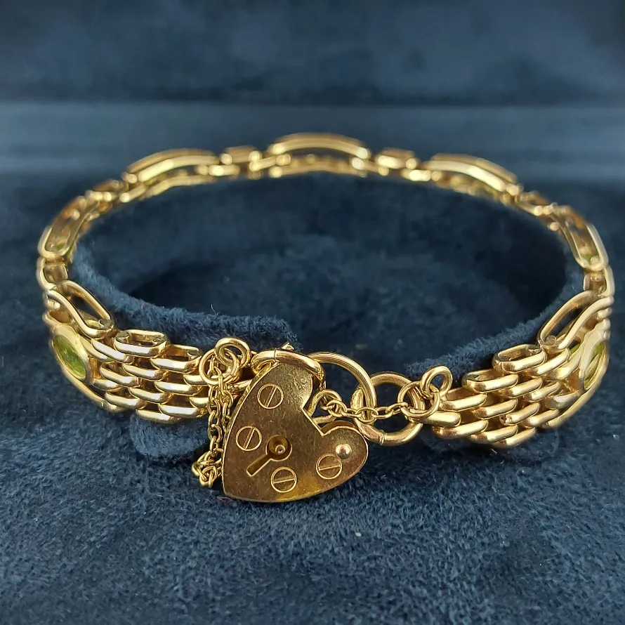 9ct White Gold and Peridot Gate Bracelet — image 5