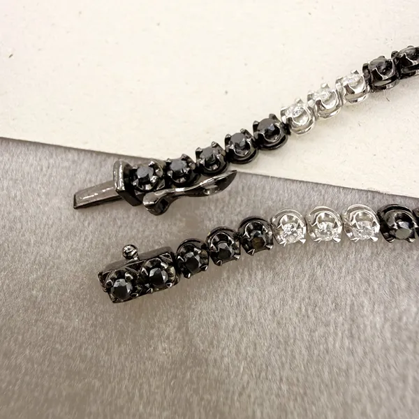 18ct Gold Black and White Diamond Tennis Bracelet 1.71cts — image 8