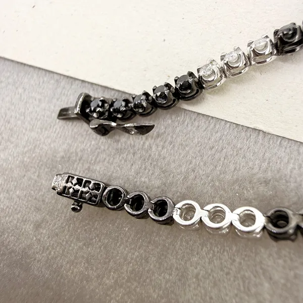18ct Gold Black and White Diamond Tennis Bracelet 1.71cts — image 9