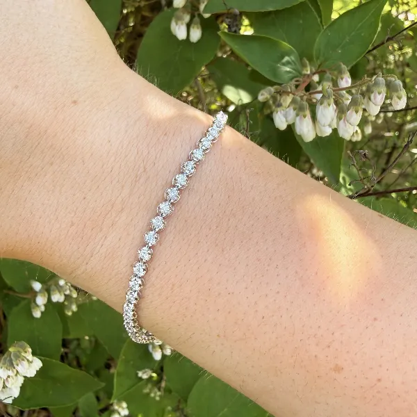 18ct White Gold Illusion Set Diamond Tennis Bracelet - 1.06cts — image 11
