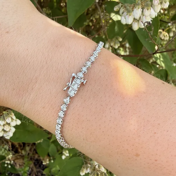 18ct White Gold Illusion Set Diamond Tennis Bracelet - 1.06cts — image 12