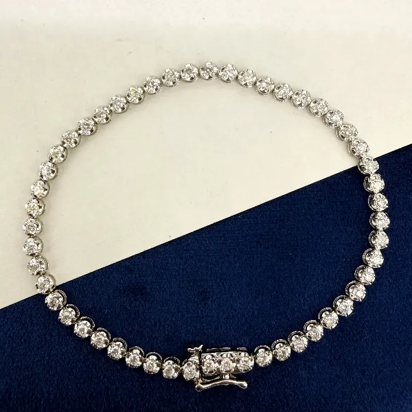 18ct White Gold Illusion Set Diamond Tennis Bracelet - 1.06cts — image 3