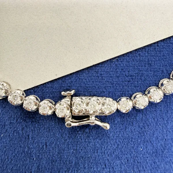 18ct White Gold Illusion Set Diamond Tennis Bracelet - 1.06cts — image 5