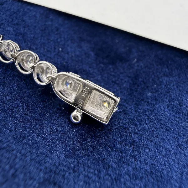 18ct White Gold Illusion Set Diamond Tennis Bracelet - 1.06cts — image 9