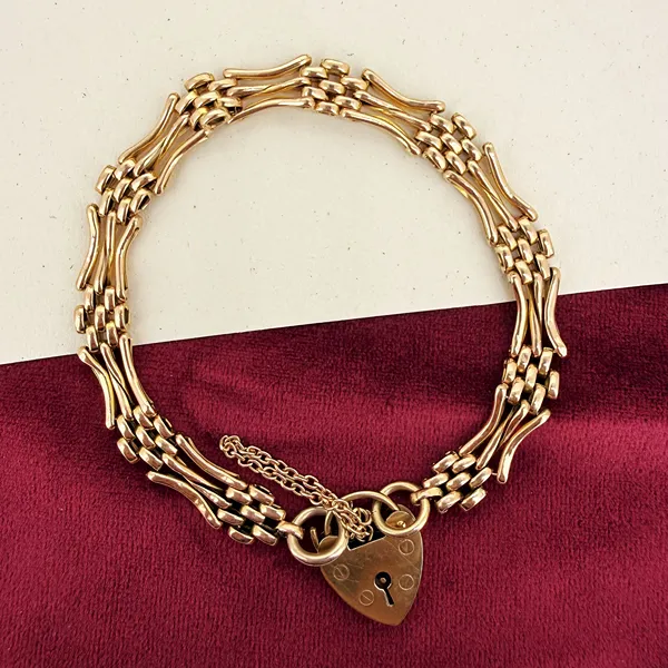 Vintage 9ct Yellow Gold Gate Bracelet, London 1972 — image 2