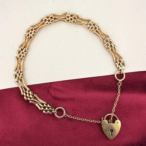 Vintage 9ct Yellow Gold Gate Bracelet, London 1972 — image 3