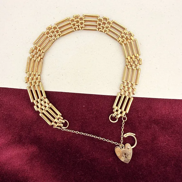 9ct Yellow Gold Gate Bracelet, London 1990 — image 4
