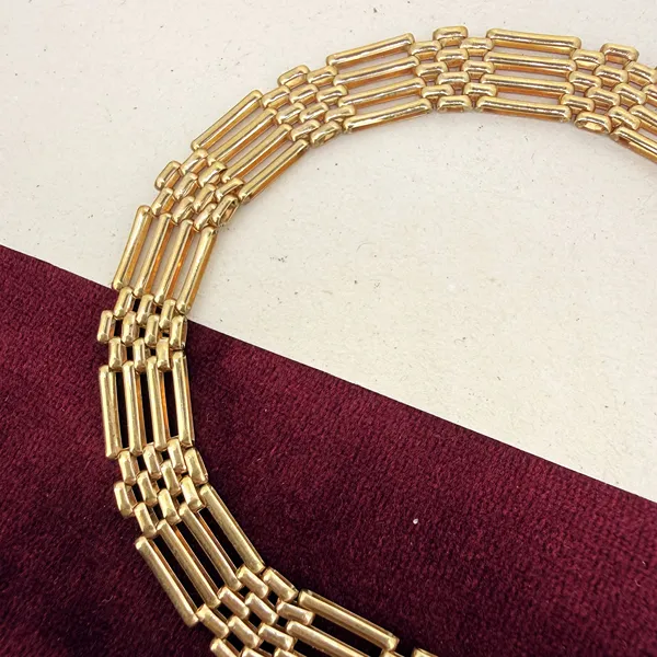 9ct Yellow Gold Gate Bracelet, London 1990 — image 7