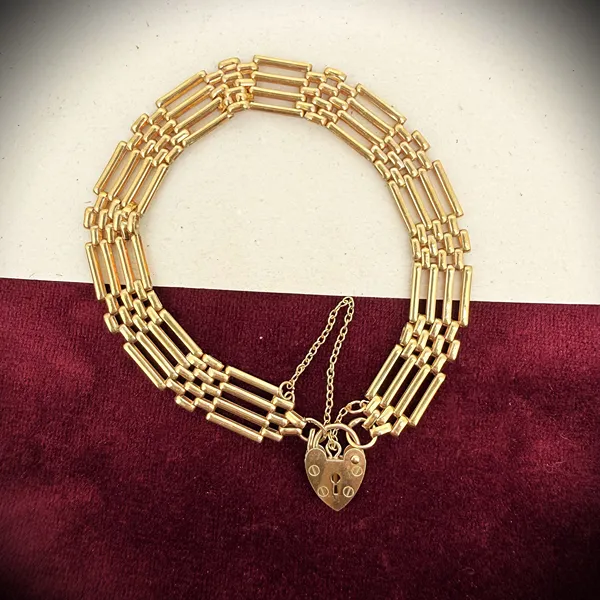 9ct Yellow Gold Gate Bracelet, London 1990