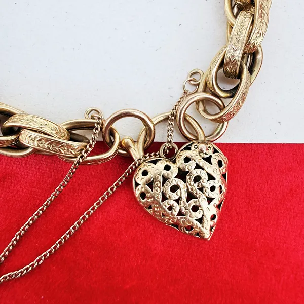 Vintage 9ct Yellow Gold Engraved Link Charm Bracelet  — image 4