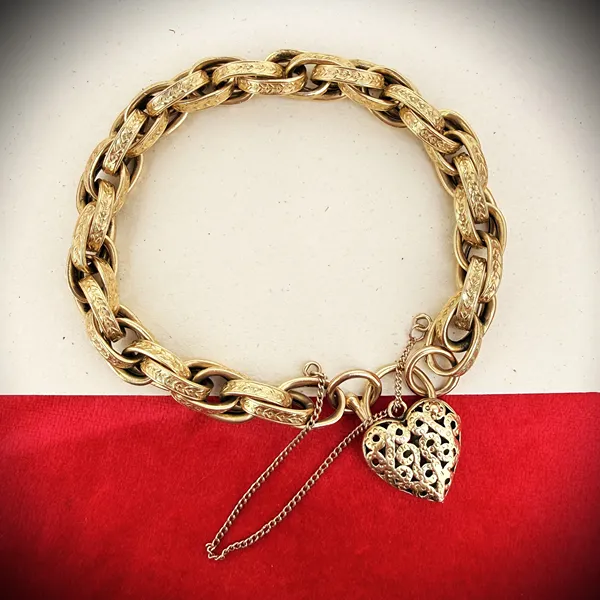 Vintage 9ct Yellow Gold Engraved Link Charm Bracelet