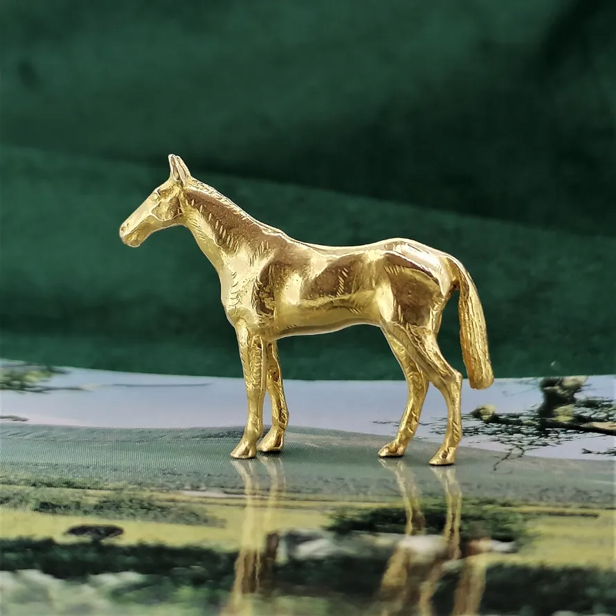 9ct Yellow Gold Vintage Horse Brooch — image 2
