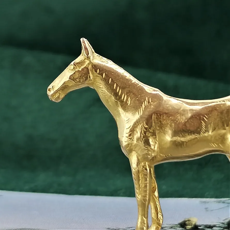 9ct Yellow Gold Vintage Horse Brooch — image 3