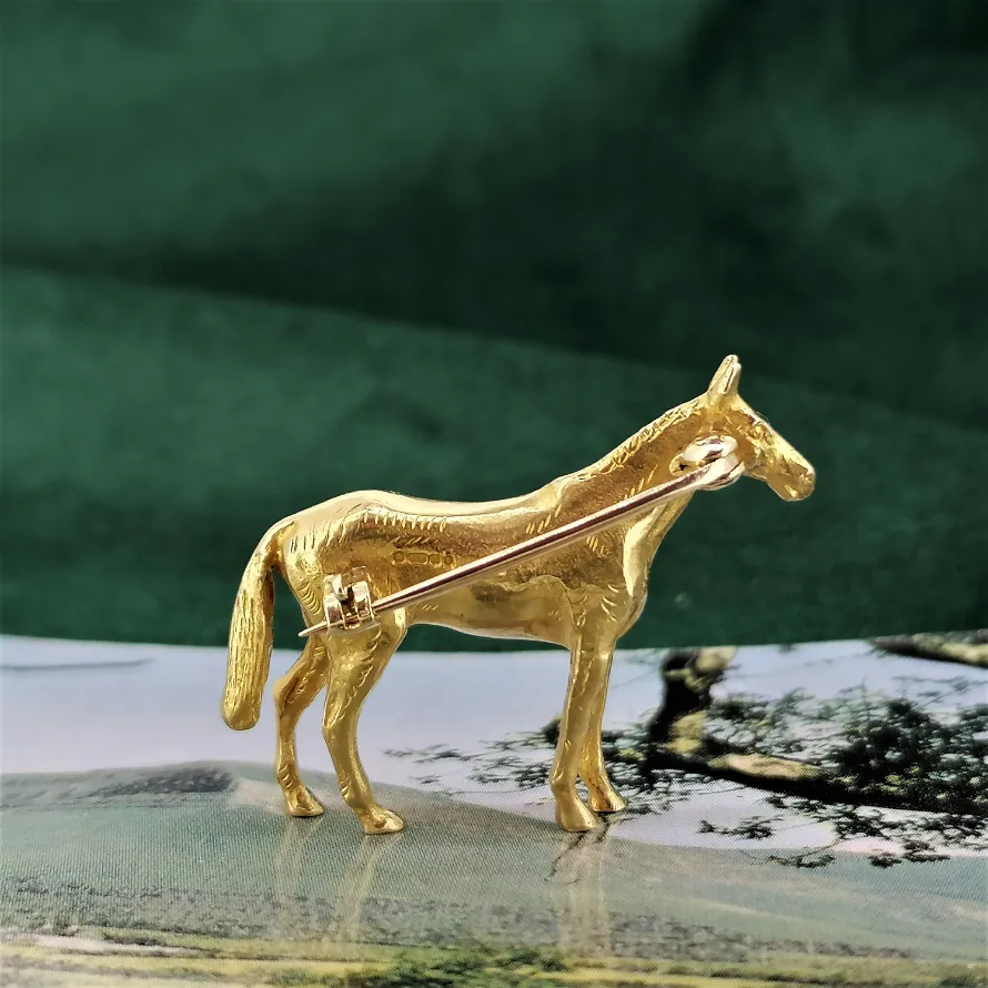 9ct Yellow Gold Vintage Horse Brooch — image 4