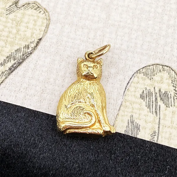 9ct Yellow Gold Sitting Cat Charm, Birmingham 1975 — image 6