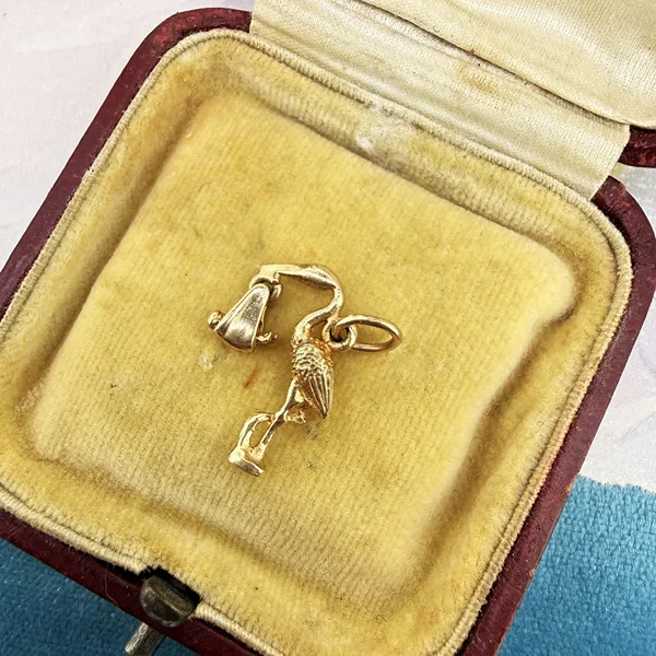 9ct Yellow Gold Stork A Carrying Baby Charm, Birmingham 1973 — image 3
