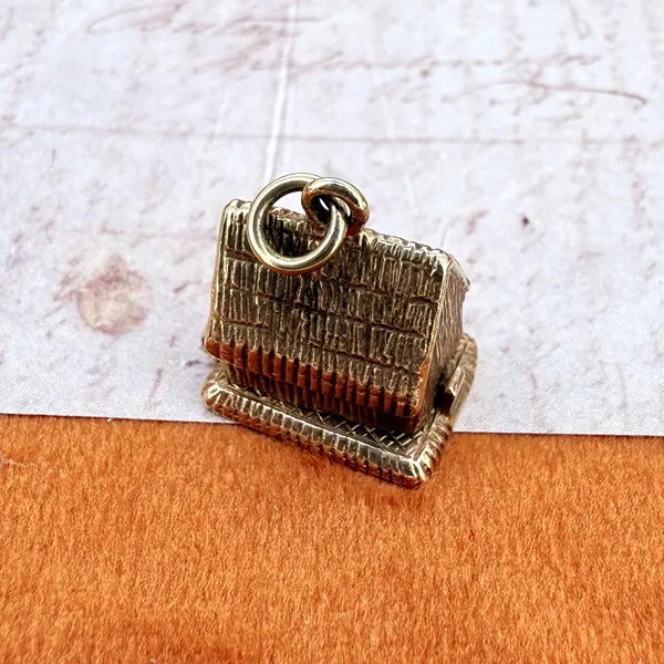 9ct Yellow Gold Needle In A Haystack Charm, Birmingham 1971 — image 6