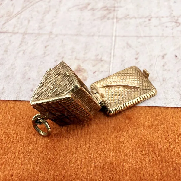 9ct Yellow Gold Needle In A Haystack Charm, Birmingham 1971 — image 8