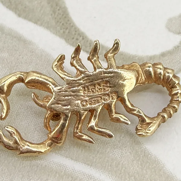 Vintage 9ct Gold Scorpion Charm, Birmingham 1970 — image 7