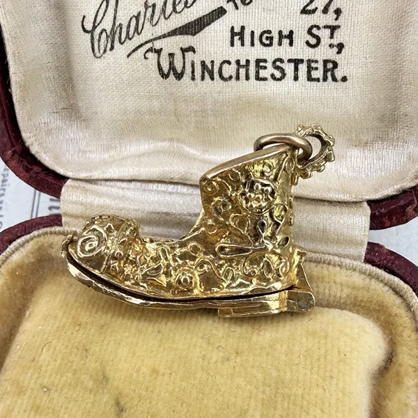 9ct Yellow Gold Opening Boot Charm, Birmingham 1973 — image 5