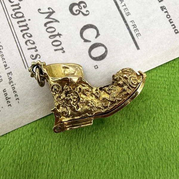 9ct Yellow Gold Opening Boot Charm, Birmingham 1973 — image 6