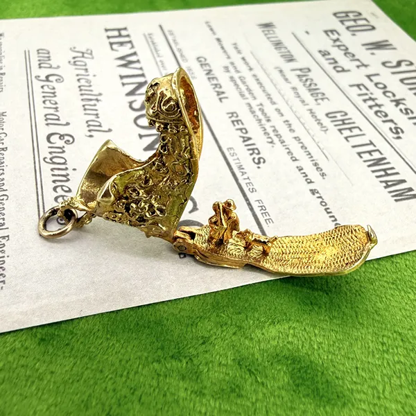 9ct Yellow Gold Opening Boot Charm, Birmingham 1973 — image 8
