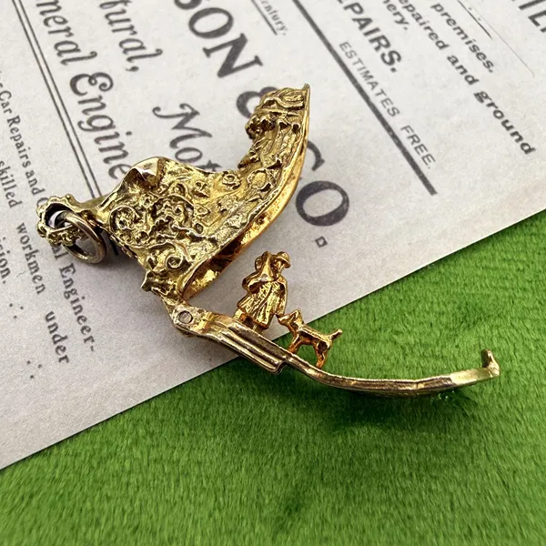 9ct Yellow Gold Opening Boot Charm, Birmingham 1973 — image 9