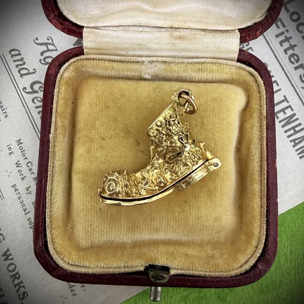 9ct Yellow Gold Opening Boot Charm, Birmingham 1973