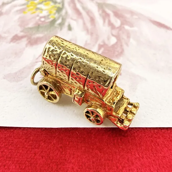 9ct Yellow Gold Opening Wagon Charm, circa 1965 — image 6