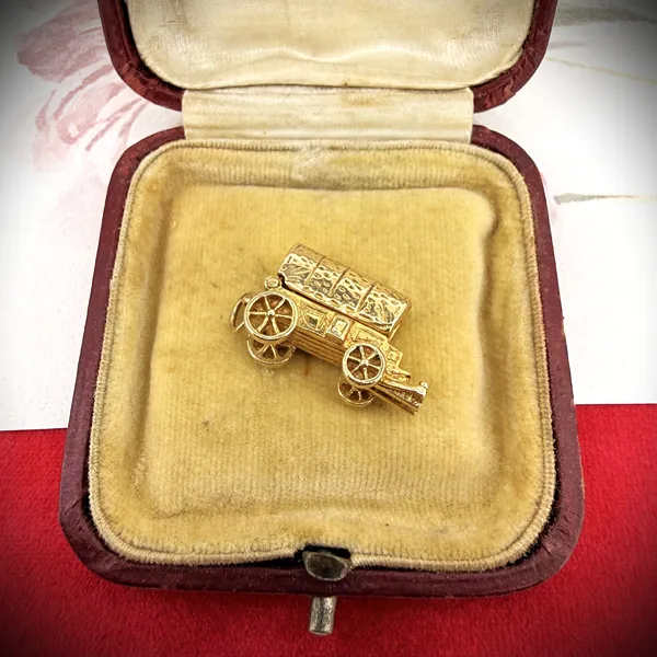 9ct Yellow Gold Opening Wagon Charm, circa 1965