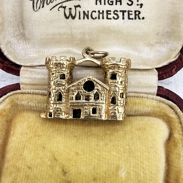 Vintage 9ct Gold Castle Charm, London 1970 — image 5