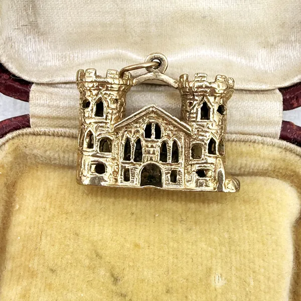 Vintage 9ct Gold Castle Charm, London 1970 — image 6