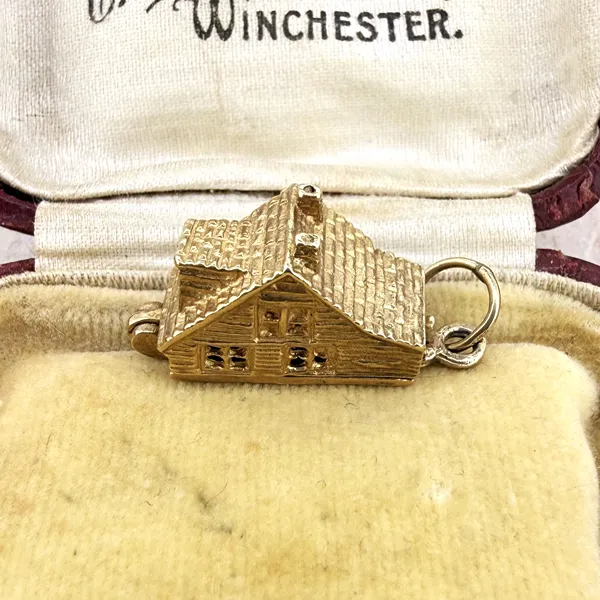 Vintage 9ct Gold Opening House Charm, London 1973 — image 4